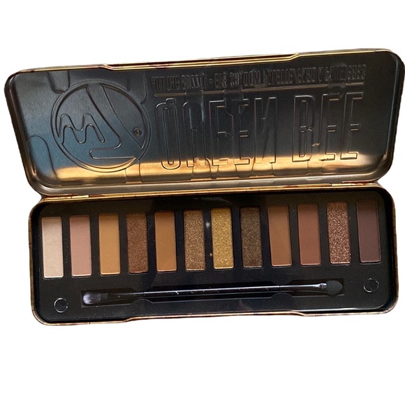 NEW Queen Bee eyeshadow palette - Picture 1 of 7